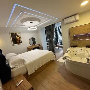 Deluxe In Center Appartement